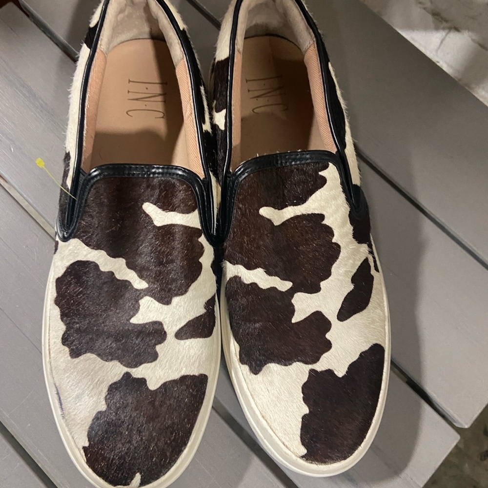 INC International Concepts Cow Print Sneakers size 7.5 Guc